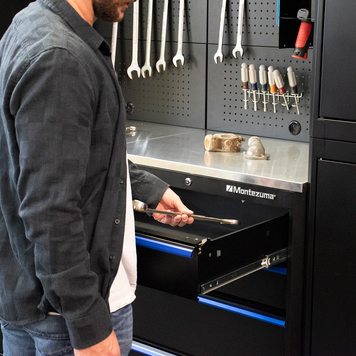 4-Drawer Base Cabinet with Stainless Steel Worktop - Image 8