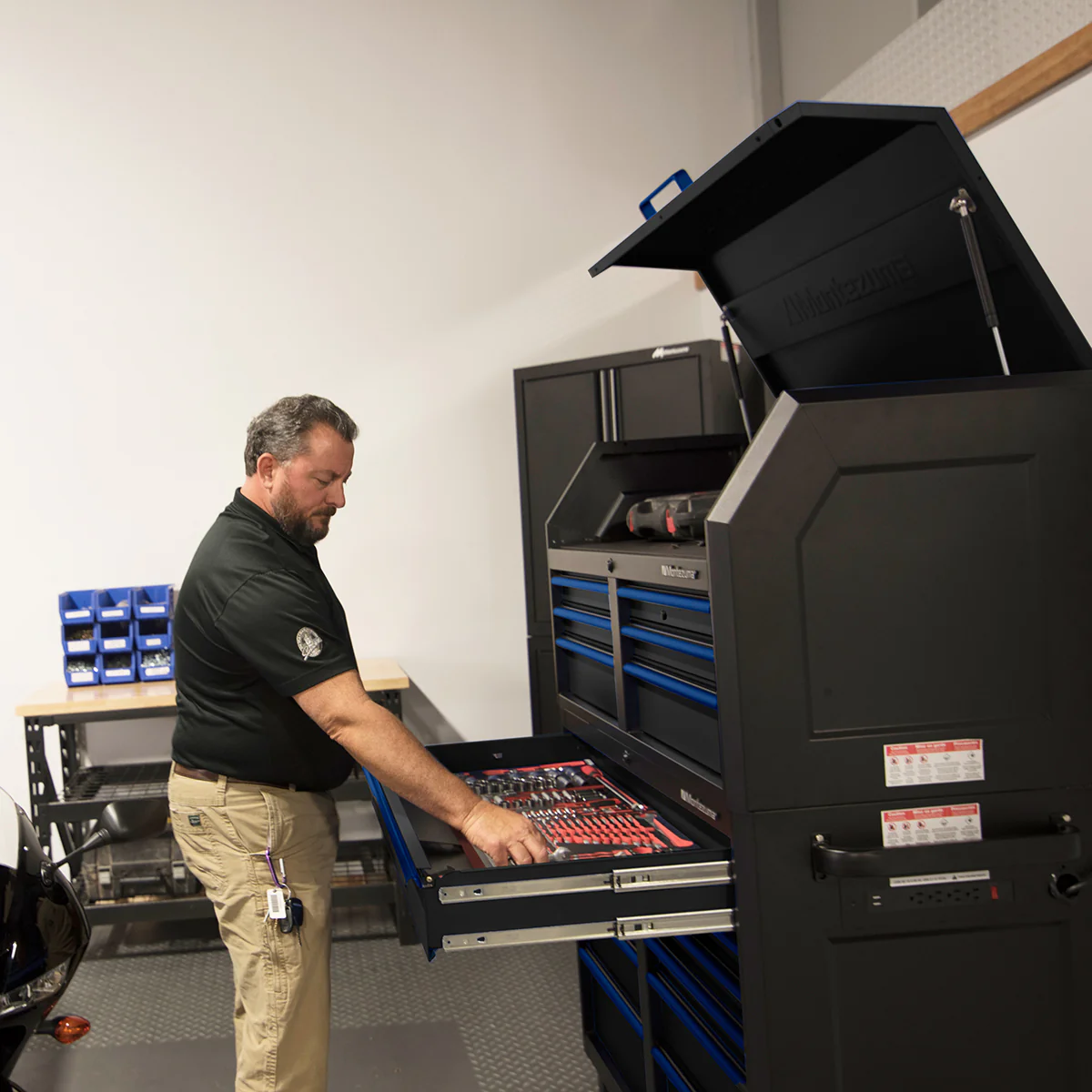 46 x 24 in. 11-Drawer Tool Cabinet - Image 14
