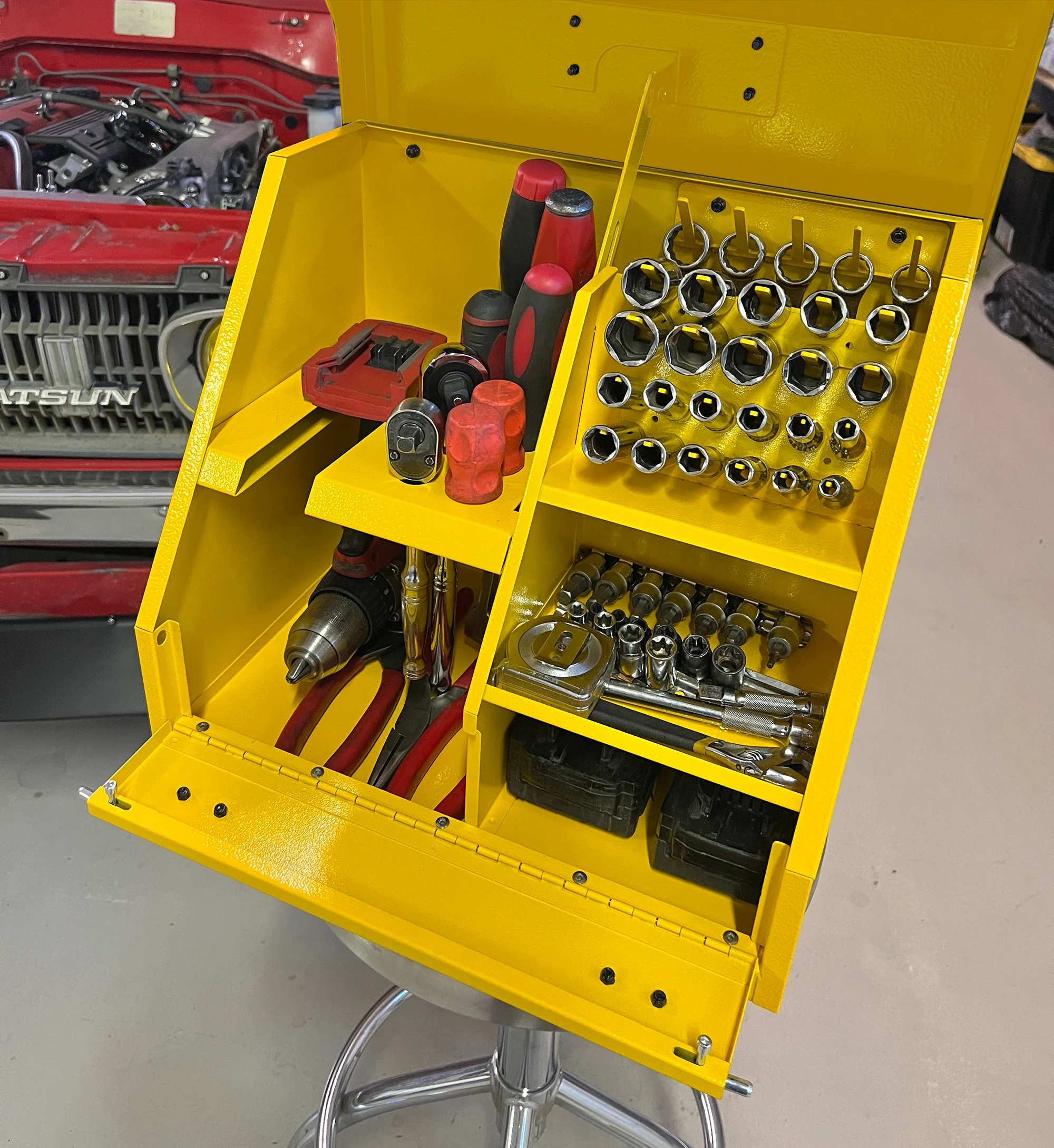 DeWalt 15" x 10" Portable Toolbox - Image 14